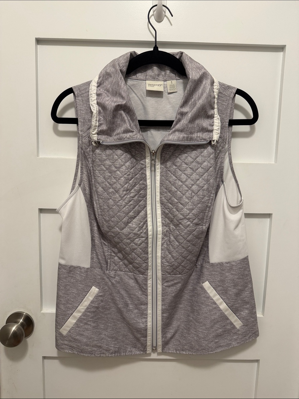 Zenergy Sleeveless Quilted Active Vest in Light Gray with White Trim